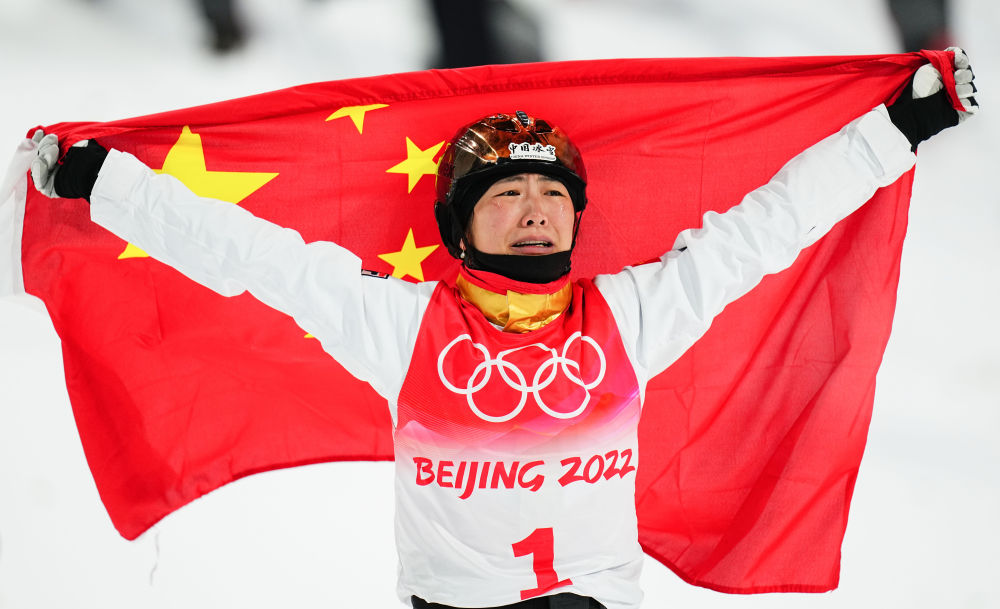 三亿体全站-包含瑞士滑雪冠军再获殊荣，获得第二金牌的词条