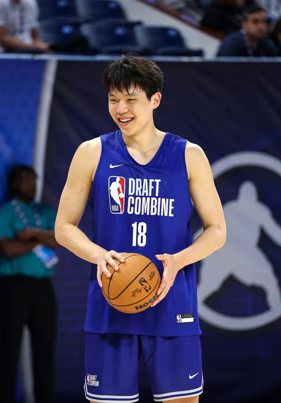 三亿体育官网-ESPN模拟选秀：弗拉格当选状元杨瀚森33顺位被选中的简单介绍