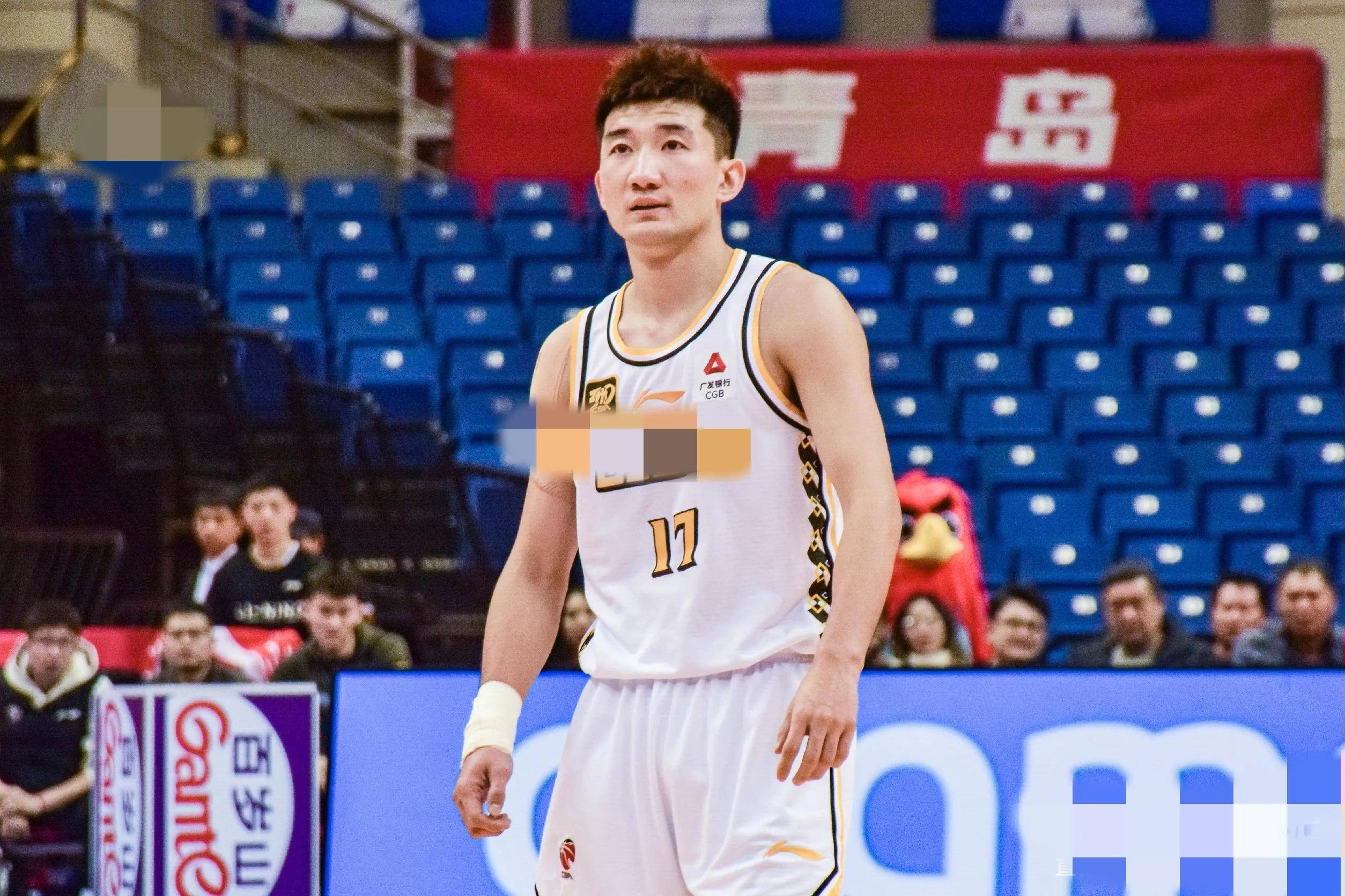 杨瀚森22+11青岛胜辽宁王哲林13分上海胜江苏