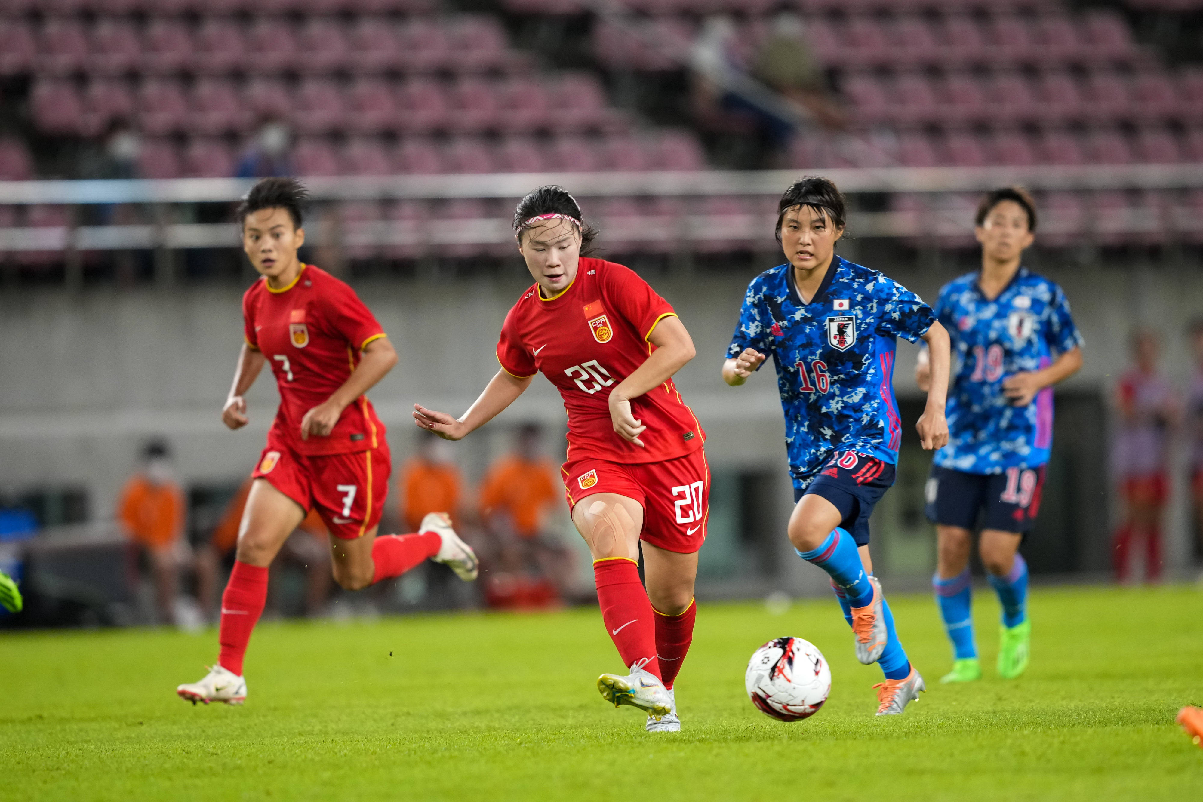 东亚杯-中国女足4-2中国台北2球领先被追平邵子钦双响